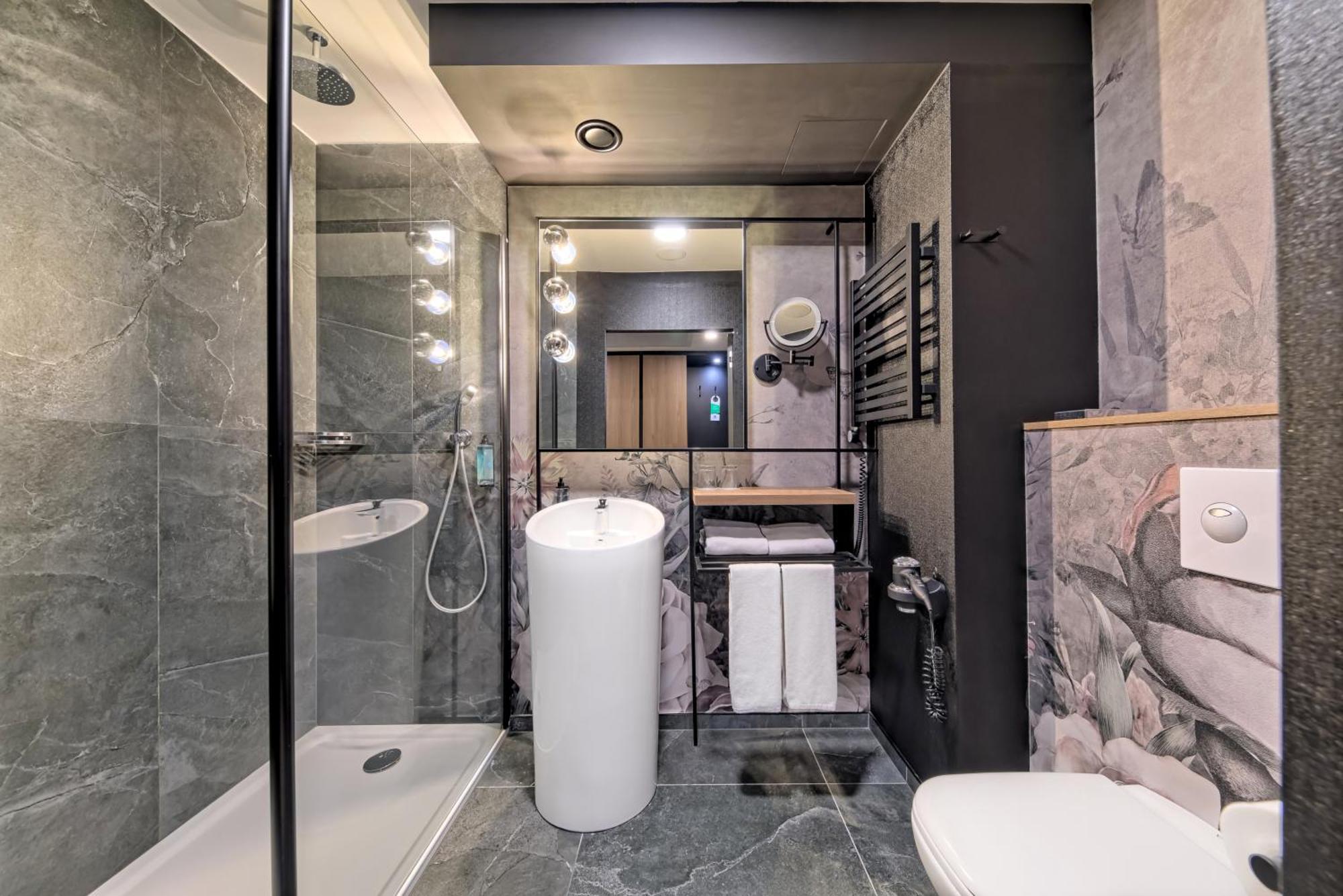 Focus Hotel Premium Warszawa Exteriör bild