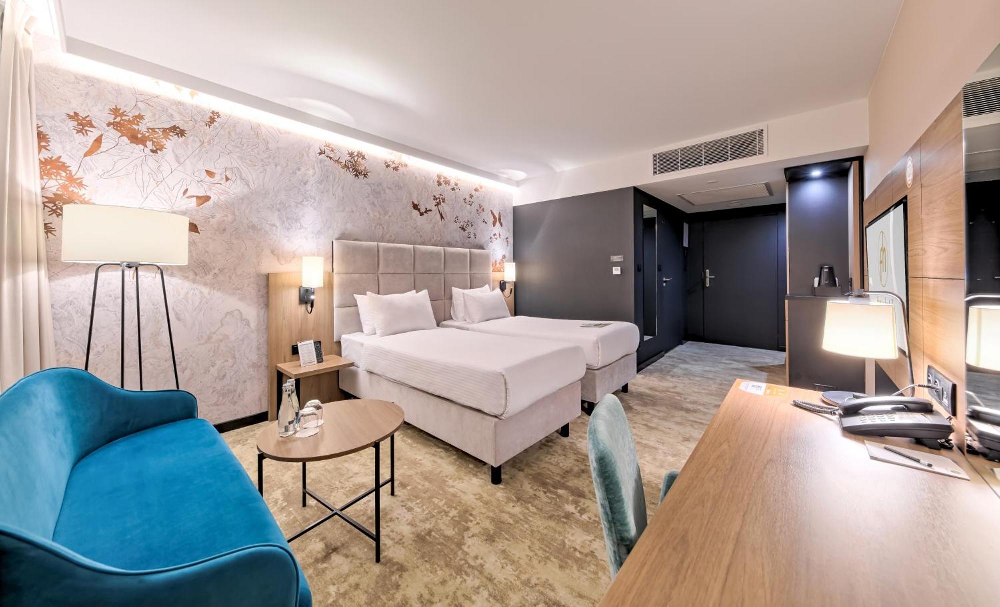 Focus Hotel Premium Warszawa Exteriör bild