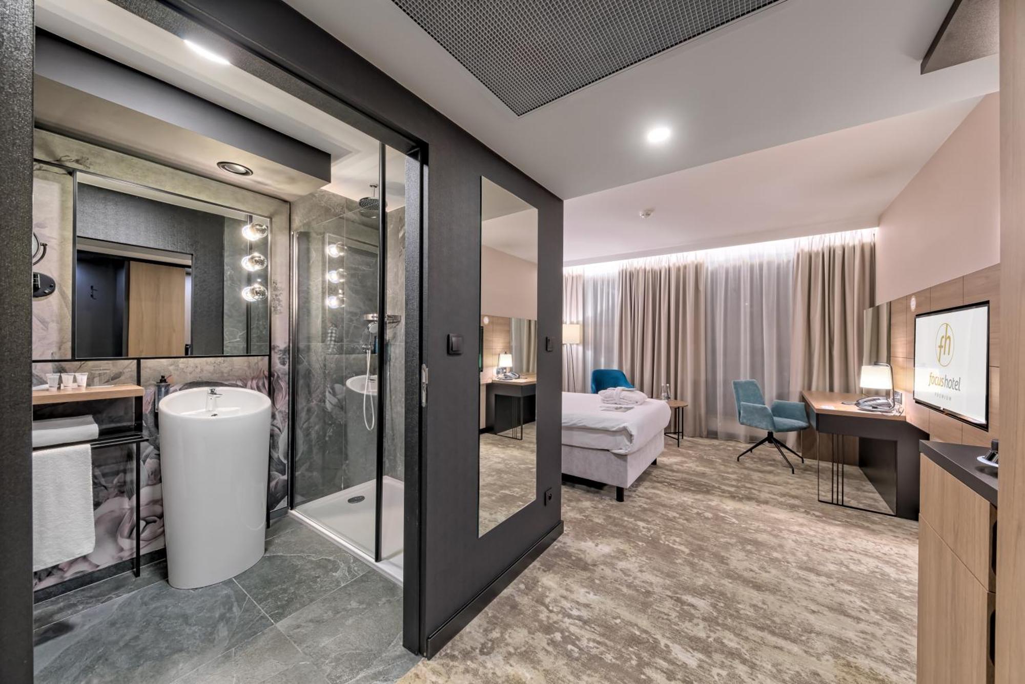 Focus Hotel Premium Warszawa Exteriör bild
