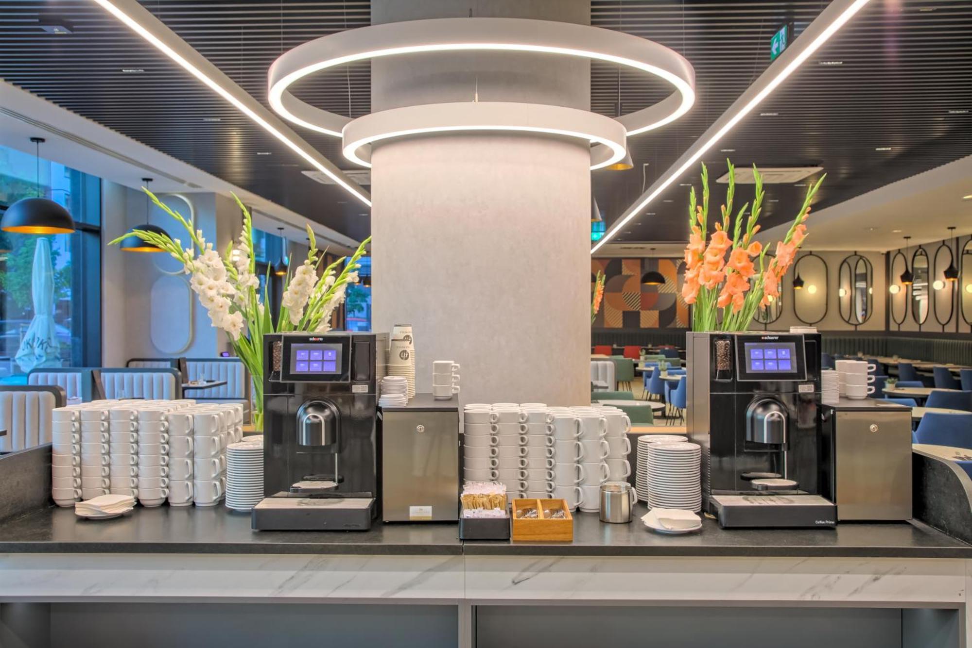 Focus Hotel Premium Warszawa Exteriör bild