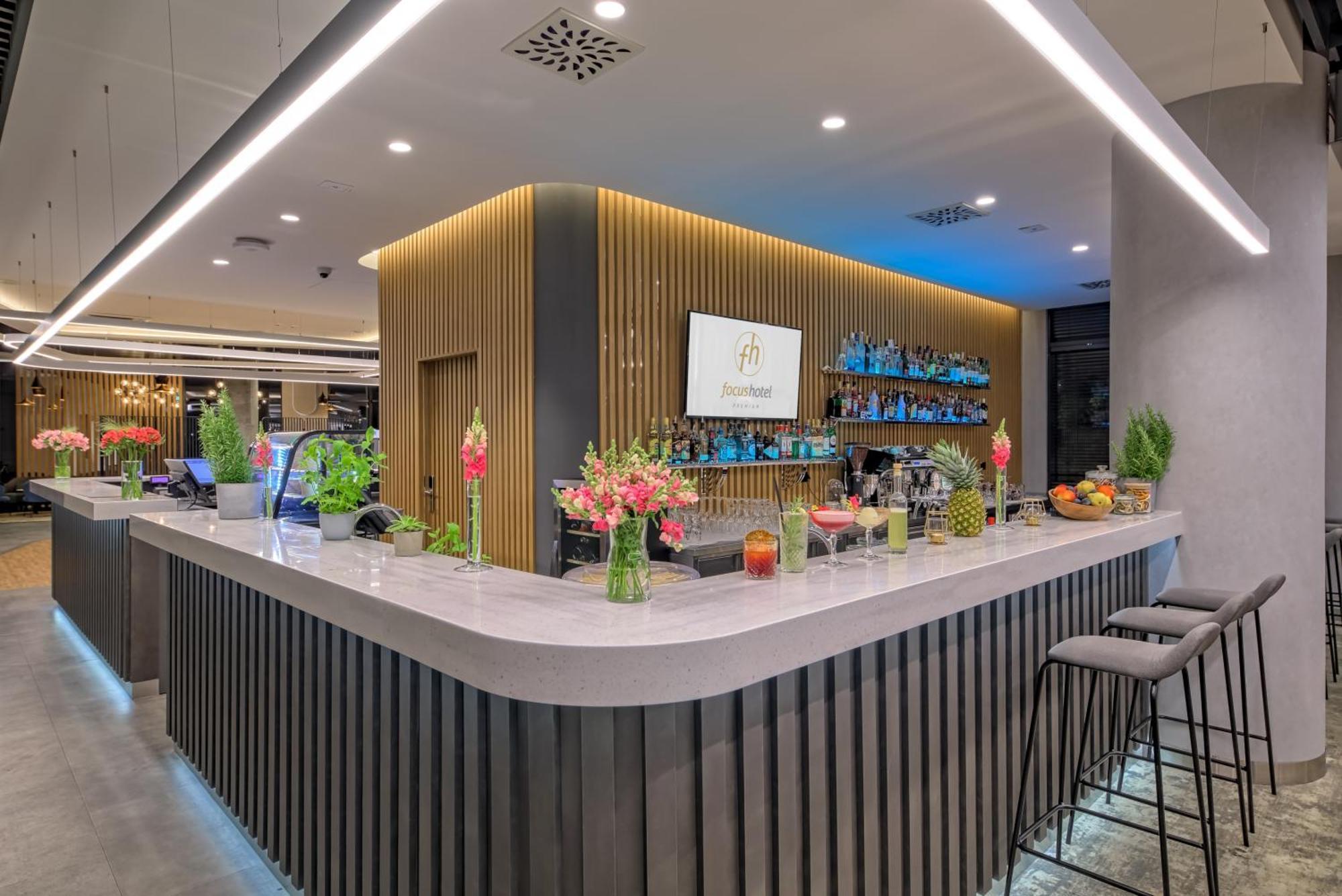 Focus Hotel Premium Warszawa Exteriör bild