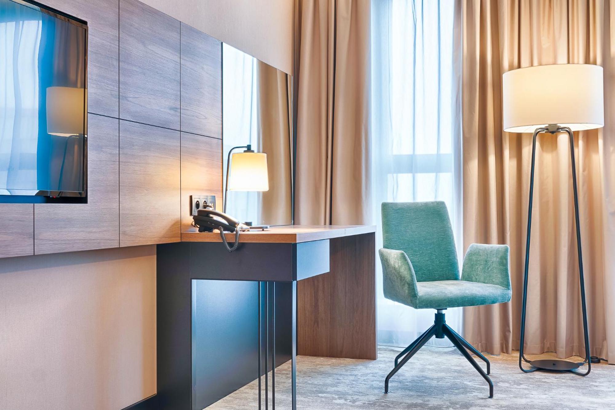 Focus Hotel Premium Warszawa Exteriör bild