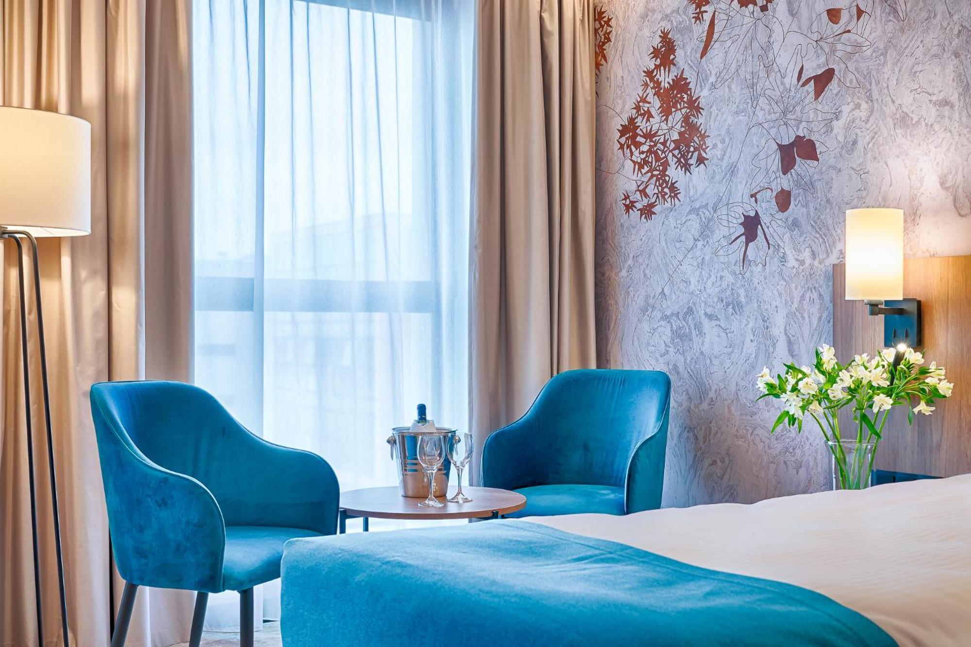 Focus Hotel Premium Warszawa Exteriör bild